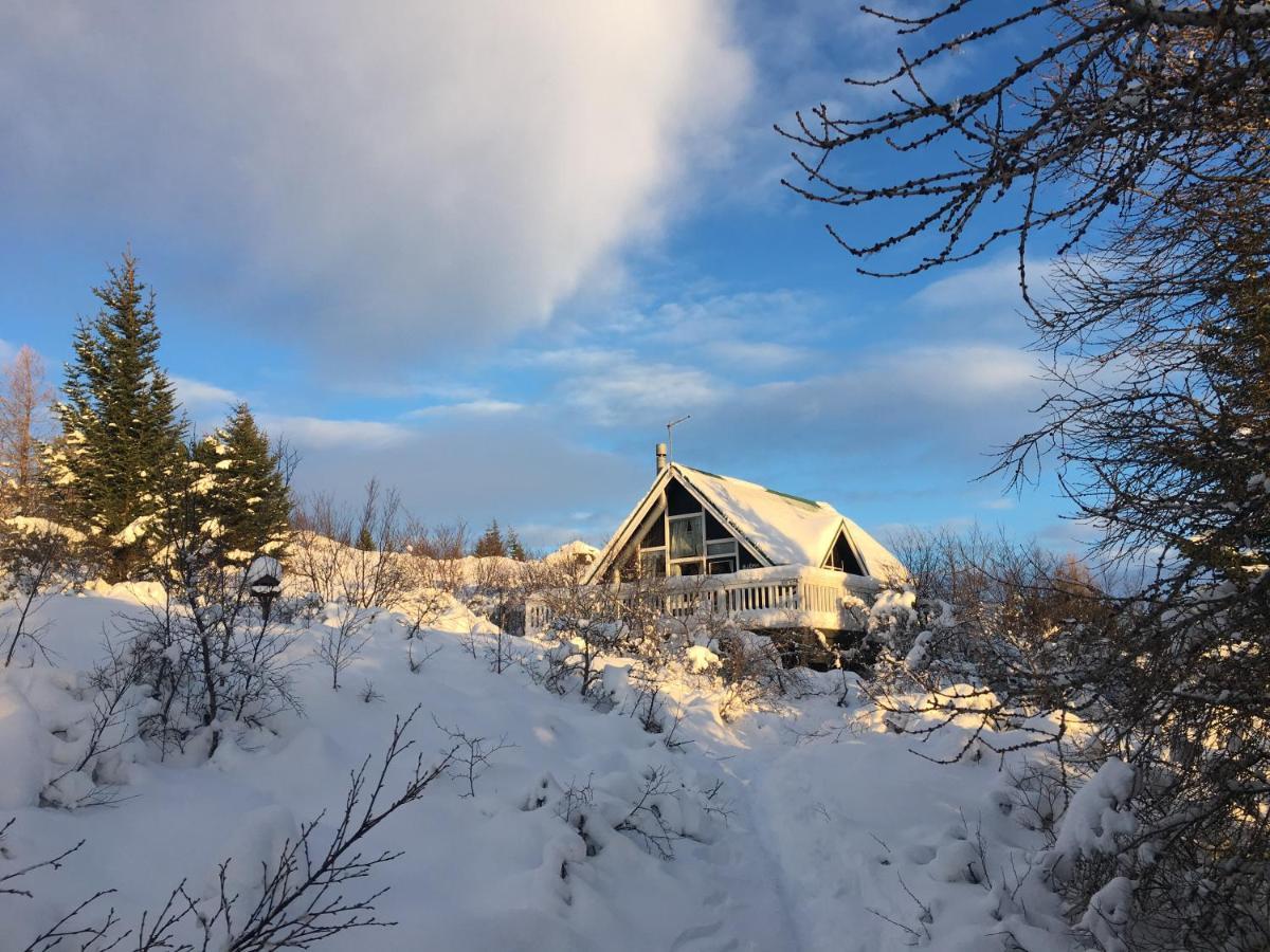 Björk - A cozy hilltop cottage - Great location! Blaskogabyggd Kültér fotó